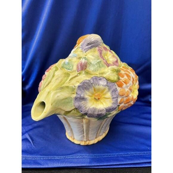 Porcelain Basket of Flowers Tea Pot Made In Italy - Picture 4 of 6